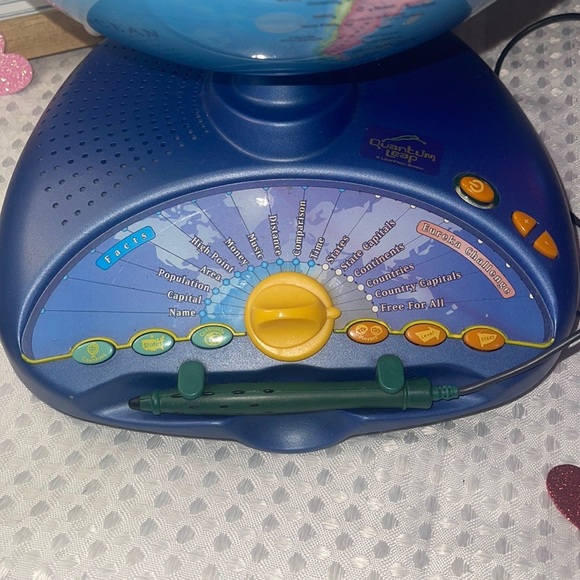 SOLD! LeapFrog Globe Quantum Leap Interactive # 40002 - Geography Trivia -TESTED - Picture 2 of 4